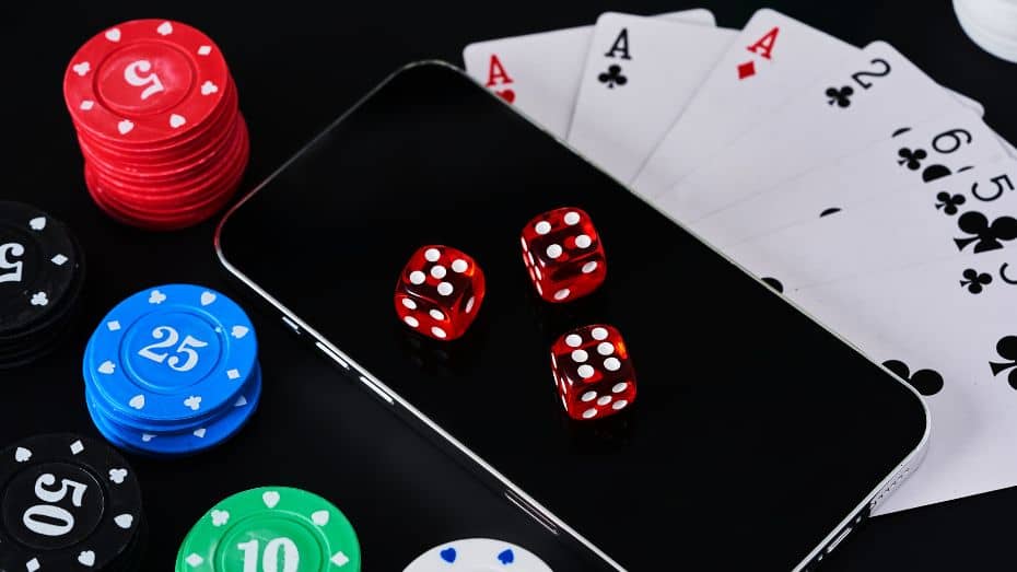 The Advantages of Playing Casino Games on Your Mobile Devices